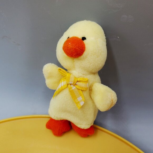 Starbucks Chapsy the Duck Easter Spring Collector Finger Puppet 1st Series 2000 - Picture 6 of 8
